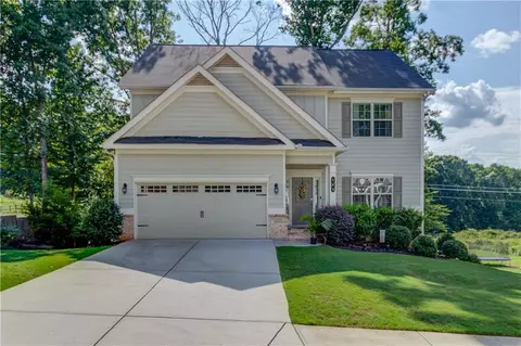 169 White Trillium Dr, Hoschton, GA 30548