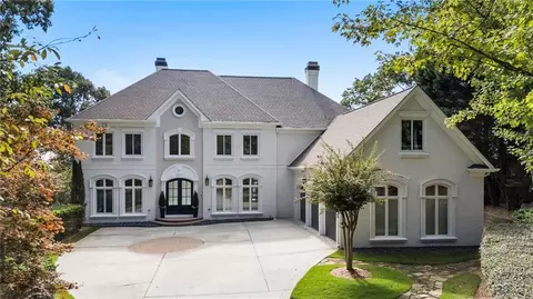 8380 Sentinae Chase Dr, Roswell, GA 30076