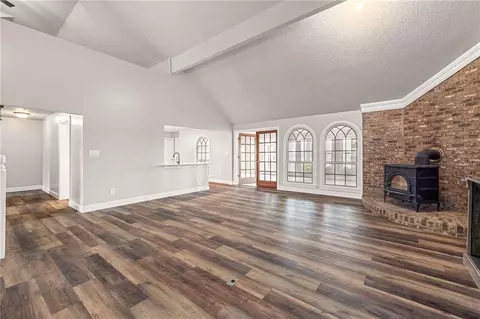 Living - 415 Ginger Trl, Demorest, GA 30535 photo 4 of 13