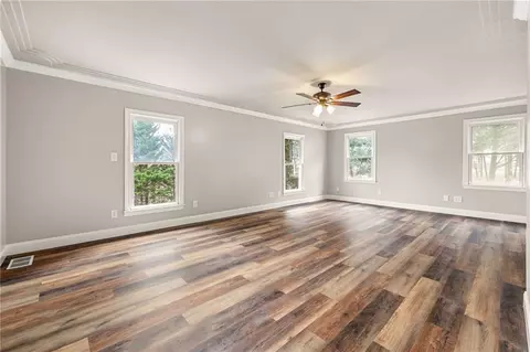 Living - 415 Ginger Trl, Demorest, GA 30535 photo 7 of 13