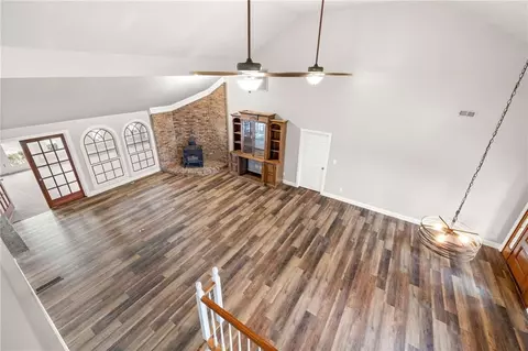 Living - 415 Ginger Trl, Demorest, GA 30535 photo 10 of 13