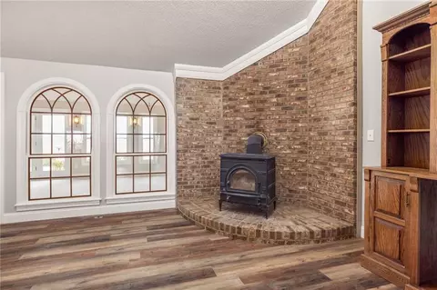 Living - 415 Ginger Trl, Demorest, GA 30535 photo 5 of 13