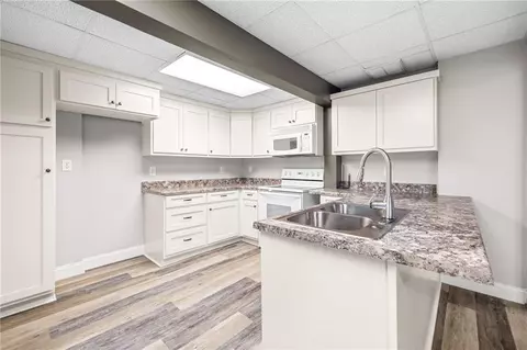 Kitchen - 415 Ginger Trl, Demorest, GA 30535 photo 9 of 10