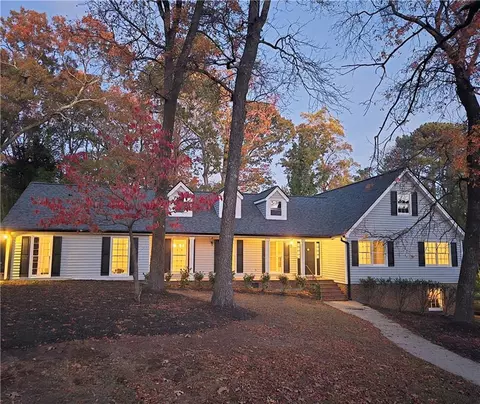 5023 Vernon Oaks Dr, Atlanta, GA 30338