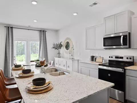 8247 Castleton Dr, Fairburn, GA 30213 photo 8