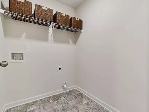 8251 Castleton Dr, Fairburn, GA 30213 photo 14