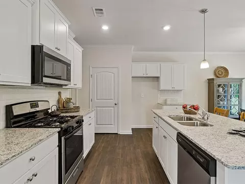 8251 Castleton Dr, Fairburn, GA 30213 photo 7