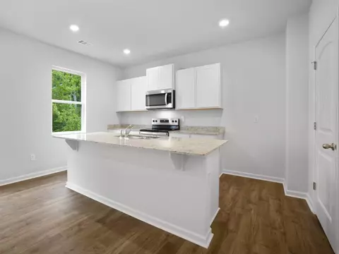 8250 Castleton Dr, Fairburn, GA 30213 photo 5