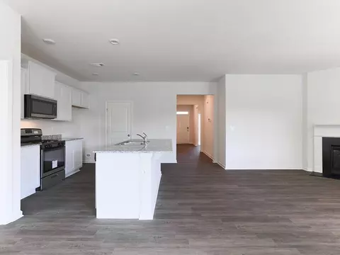 8246 Castleton Dr, Fairburn, GA 30213 photo 6