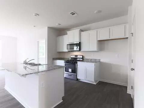 8246 Castleton Dr, Fairburn, GA 30213 photo 7