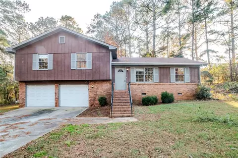 3955 Huddersfield Dr, Snellville, GA 30039