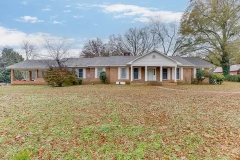240 Bowers St, Royston, GA 30662