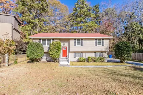 633 Larchmont Cir NW, Atlanta, GA 30318
