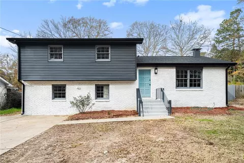6709 Londonderry Dr, Morrow, GA 30260