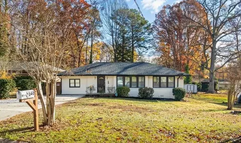 5940 Moss Dr, Forest Park, GA 30297