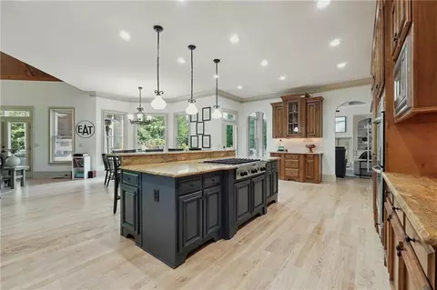 Kitchen - 16580 Quayside Dr, Milton, GA 30004 photo 4 of 5
