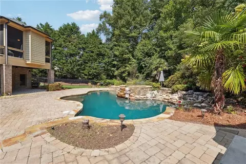 Exterior - 16580 Quayside Dr, Milton, GA 30004 photo 4 of 10
