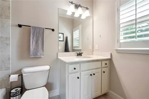 Bath - 16580 Quayside Dr, Milton, GA 30004 photo 6 of 11