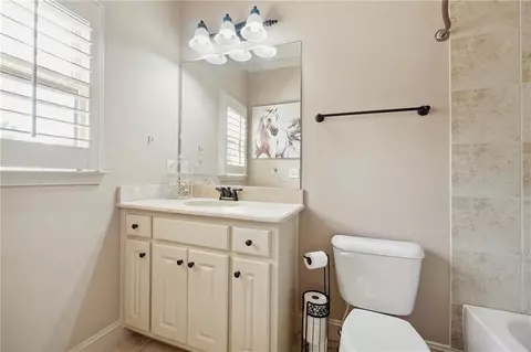 Bath - 16580 Quayside Dr, Milton, GA 30004 photo 4 of 11