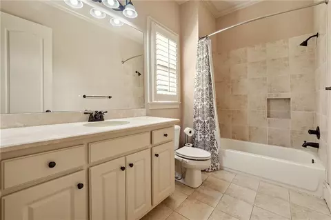 Bath - 16580 Quayside Dr, Milton, GA 30004 photo 3 of 11