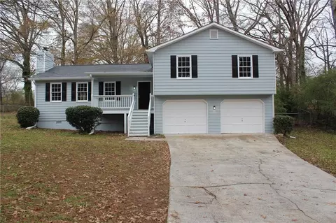 4229 Castle Gate Dr, Snellville, GA 30039