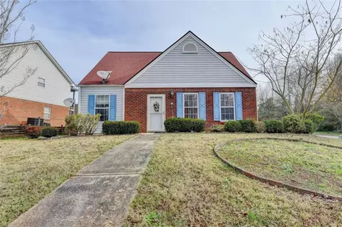 2502 Hollow Dr, Gainesville, GA 30504