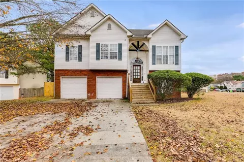 6215 Nellie Ct SE, Mableton, GA 30126