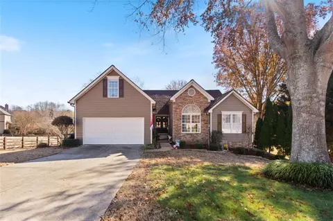 8915 Watersedge Ct, Gainesville, GA 30506