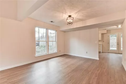 4021 E Meadow Dr, Duluth, GA 30096 photo 12