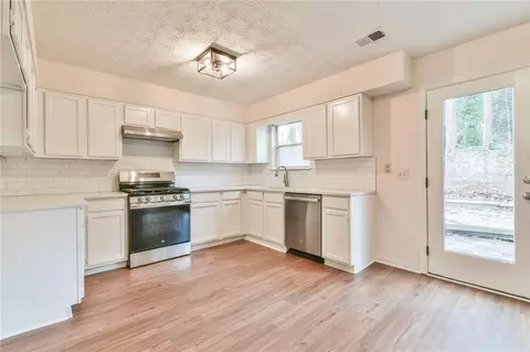 4021 E Meadow Dr, Duluth, GA 30096 photo 18