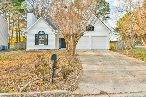 4021 E Meadow Dr, Duluth, GA 30096 photo 2