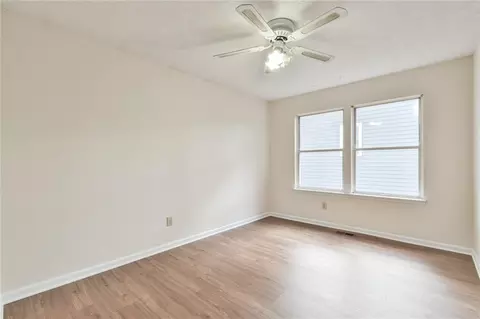 4021 E Meadow Dr, Duluth, GA 30096 photo 21