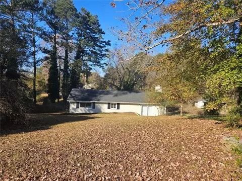 90 Skyline Dr, Hampton, GA 30228
