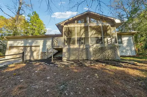 875 Lake Dr, Snellville, GA 30039