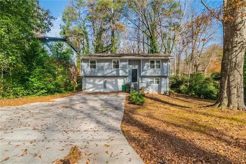 3930 Wedgefield Cir, Decatur, GA 30035