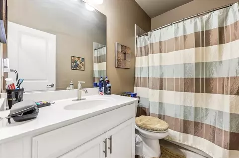 Bath - 595 Everton Pl, Grayson, GA 30017 photo 4 of 4