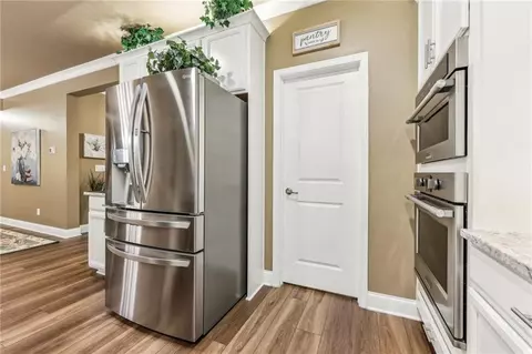 Kitchen - 595 Everton Pl, Grayson, GA 30017 photo 5 of 6