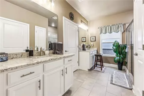 Bath - 595 Everton Pl, Grayson, GA 30017 photo 1 of 4
