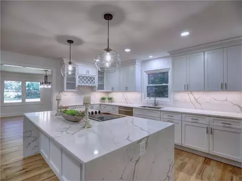 2515 Stonington Rd, Dunwoody, GA 30338