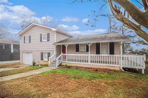 4041 Emerald Lake Dr, Decatur, GA 30035
