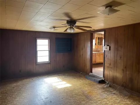 Living - 168 Douglas Hwy, Ocilla, GA 31774 photo 1 of 5