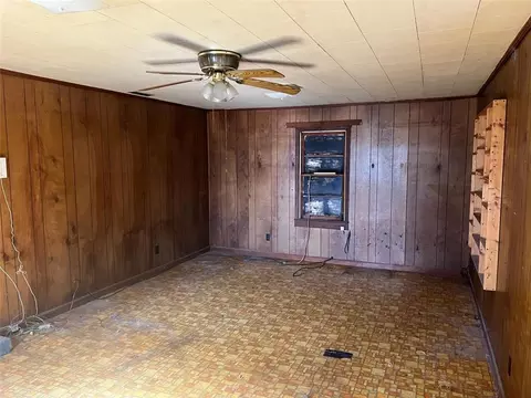 Living - 168 Douglas Hwy, Ocilla, GA 31774 photo 2 of 5