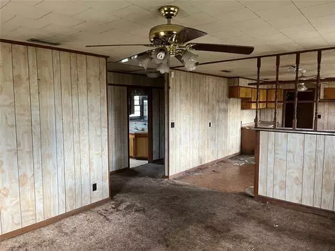 Living - 168 Douglas Hwy, Ocilla, GA 31774 photo 4 of 5