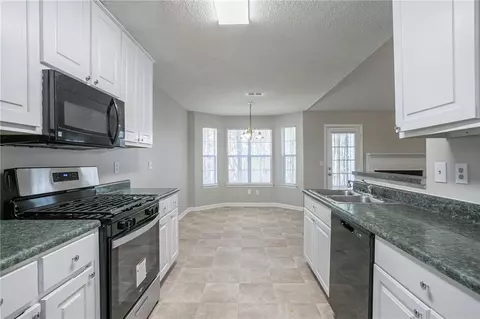 6959 Biscayne Blvd, Rex, GA 30273 photo 9