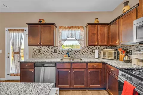 1041 Sutherland Dr, Winder, GA 30680 photo 14