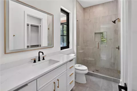 Bath - 174 Devore Rd, Alpharetta, GA 30009 photo 6 of 8