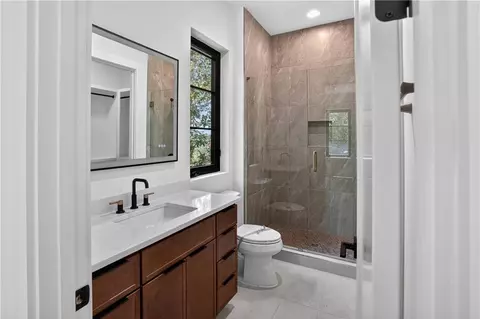 Bath - 174 Devore Rd, Alpharetta, GA 30009 photo 5 of 8