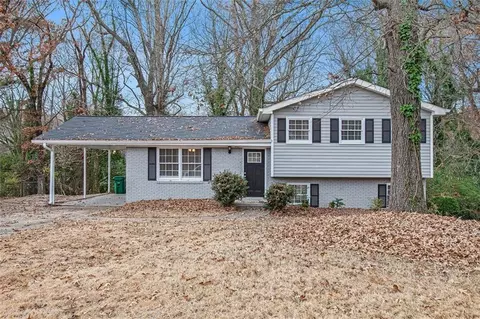 2625 Crestdale Cir SE, Atlanta, GA 30316