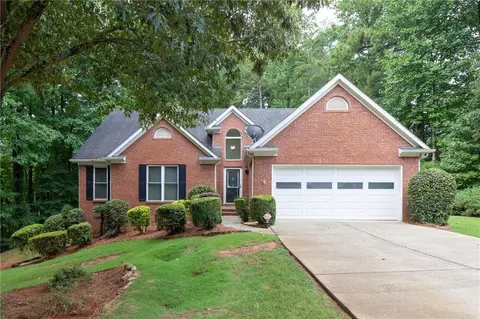 6163 Glen Oak Dr, Flowery Branch, GA 30542