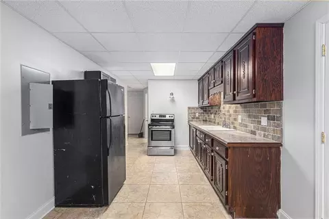Kitchen - 165 Coady Rd, Jackson, GA 30233 photo 2 of 2